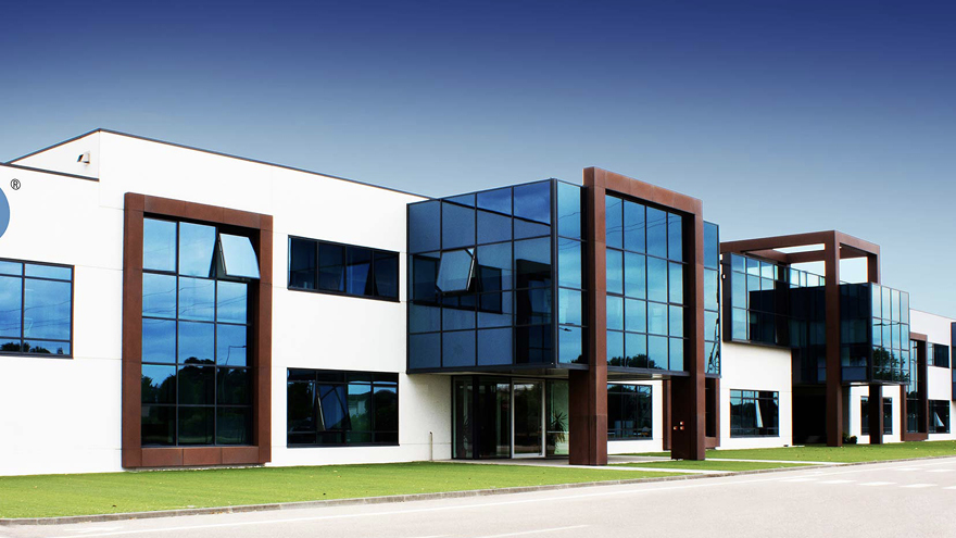 Page_15_Technology_box_Makro